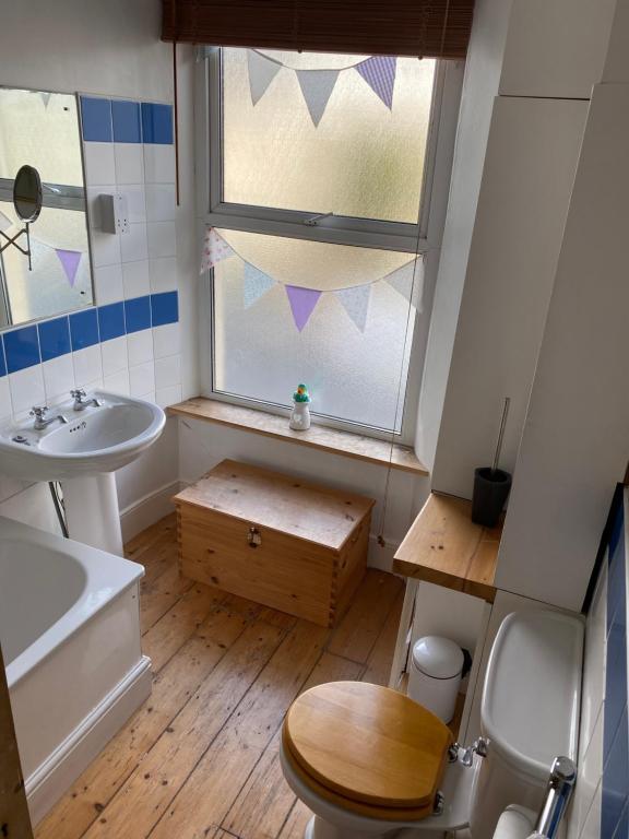 Fistral Court room 6